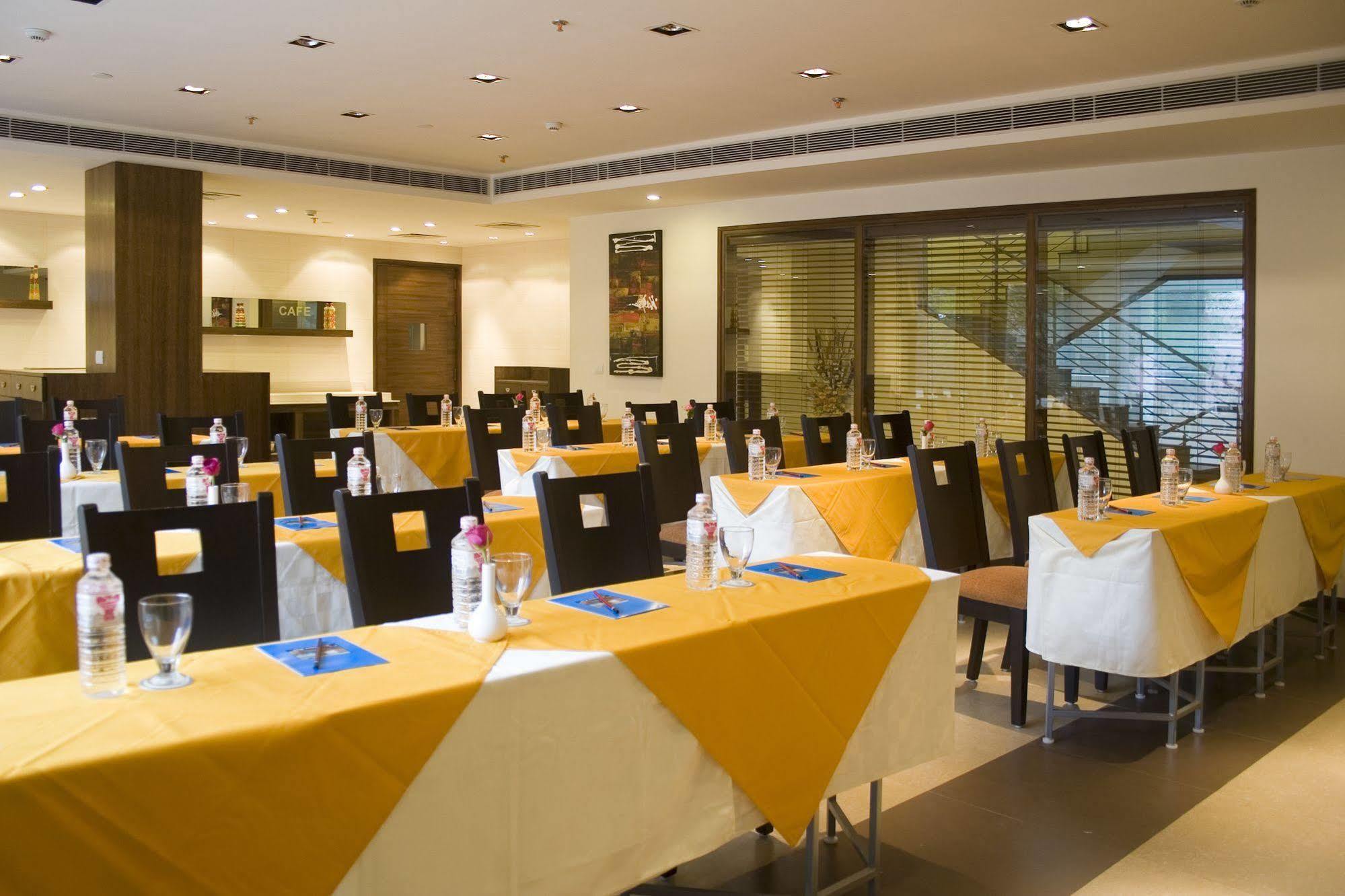 Shervani Nehru Place Nowe Delhi Zewnętrze zdjęcie