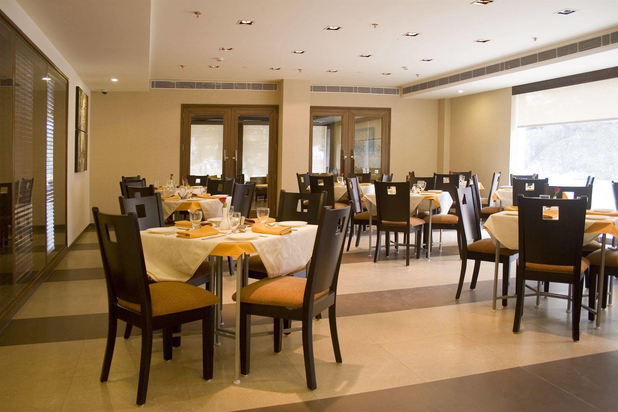 Shervani Nehru Place Nowe Delhi Zewnętrze zdjęcie